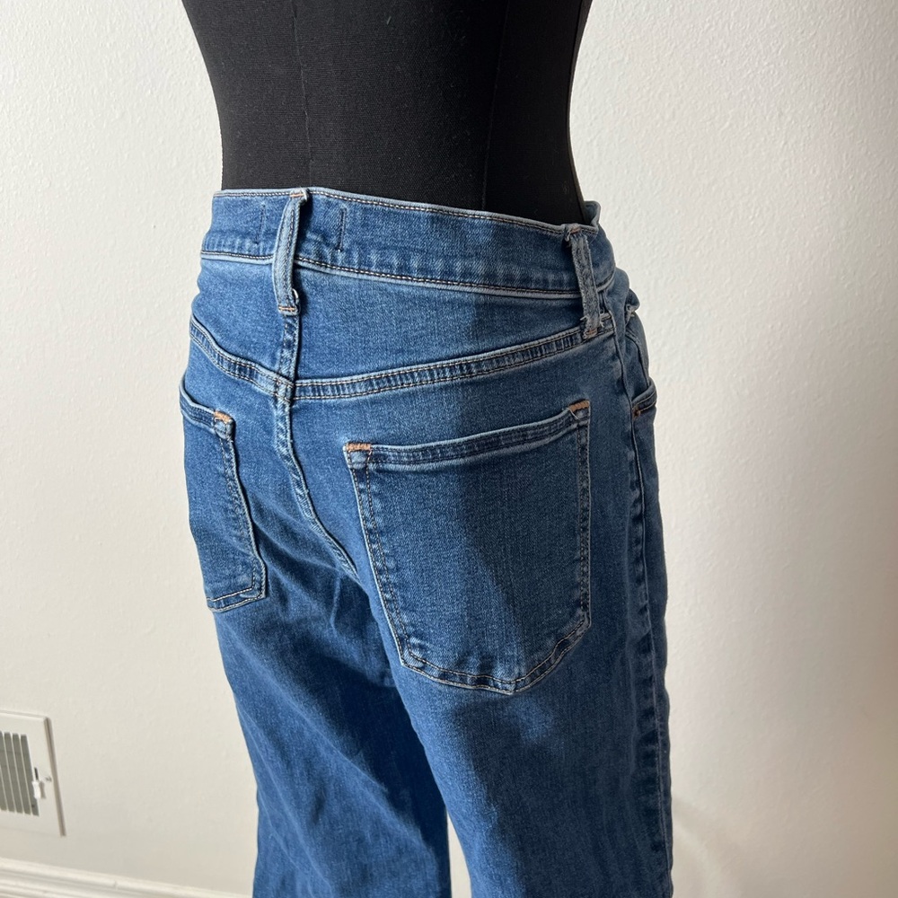 Abercrombie & Fitch Petite Flare Ultra High Rise Dark‎ Wash - Picture 5 of 7